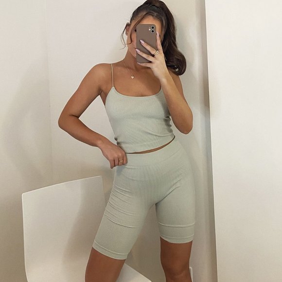 $5 Add on | High waisted ribbed biker shorts M - Picture 9 of 9